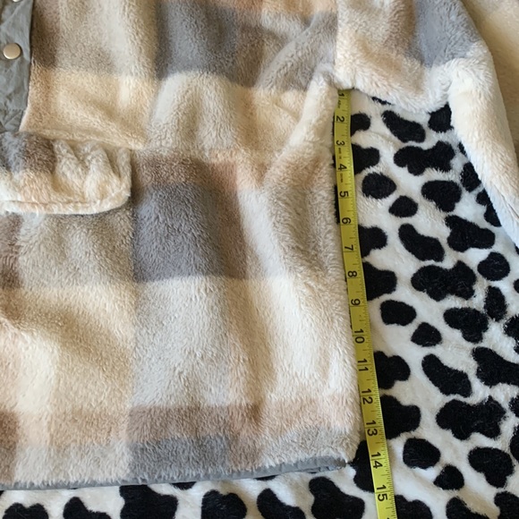 BLUE B PULL OVER FLUFFY JACKET - Picture 8 of 10